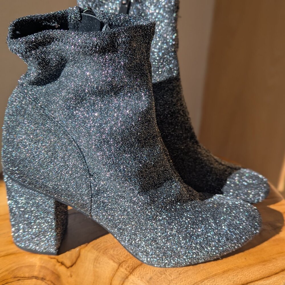 Kenneth Cole reaction block heel sparkle boot size 8.5